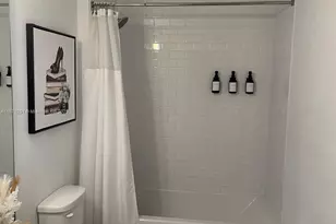 151 SE 1st St, Miami, FL 33131 - Photo 9