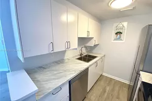 1185 Marseille Dr, Miami Beach, FL 33141 - Photo 5