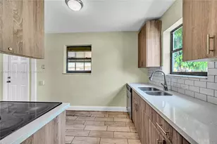 17130 NE 7th Ave, North Miami Beach, FL 33162 - Photo 11