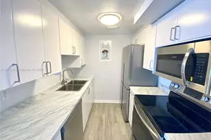 1185 Marseille Dr, Miami Beach, FL 33141 - Photo 3