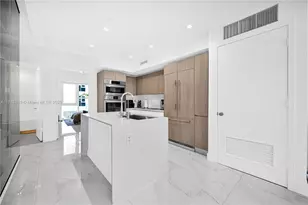 455 NE 39th St, Miami, FL 33137 - Photo 9