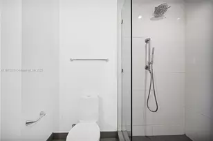 455 NE 39th St, Miami, FL 33137 - Photo 21