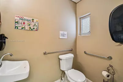 552 S Dixie Hwy E, Pompano Beach, FL 33060 - Photo 25