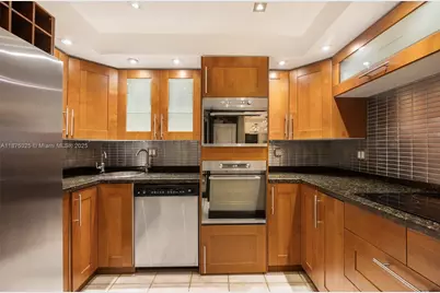 1717 N Bayshore Dr #A-3042, Miami, FL 33132 - Photo 3