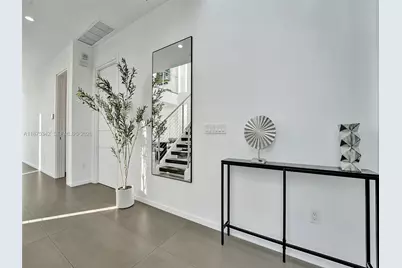 2217 NE 17th Ter, Wilton Manors, FL 33305 - Photo 5