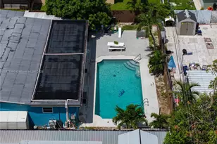 1317 W 61st Pl, Hialeah, FL 33012 - Photo 29
