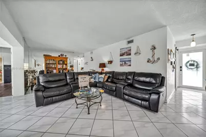 1317 W 61st Pl, Hialeah, FL 33012 - Photo 3
