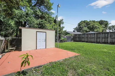 2945 SW 16th St, Miami, FL 33145 - Photo 25