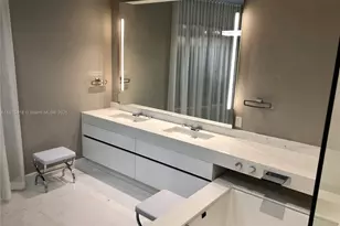 18555 Collins Ave, Sunny Isles Beach, FL 33160 - Photo 9