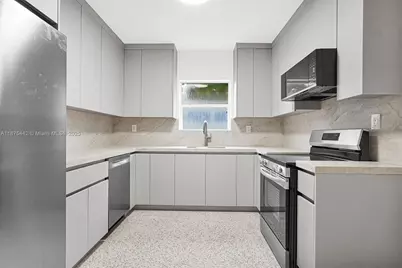 341 NW 43th St, Miami, FL 33127 - Photo 21