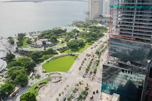 398 NE 5th St, Miami, FL 33132 - Photo 37