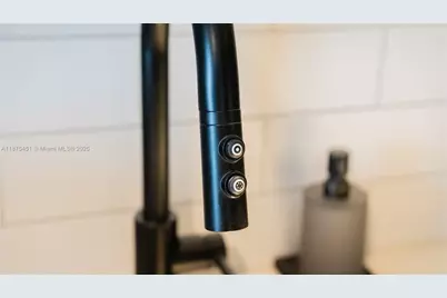 398 NE 5th St #3612, Miami, FL 33132 - Photo 11