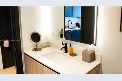 398 NE 5th St #3612, Miami, FL 33132 - Photo 1