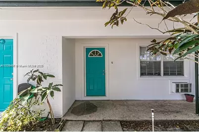 1717 NE 12th St, Fort Lauderdale, FL 33304 - Photo 15