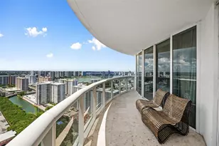 17201 Collins Ave, Sunny Isles Beach, FL 33160 - Photo 23