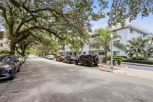 100 Edgewater Dr, Coral Gables, FL 33133 - Photo 19