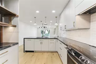 100 Edgewater Dr, Coral Gables, FL 33133 - Photo 3