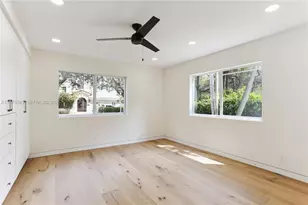 100 Edgewater Dr, Coral Gables, FL 33133 - Photo 13