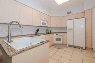 3370 Hidden Bay Dr, Aventura, FL 33180 - Photo 9