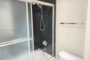 3375 N Country Club Dr, Aventura, FL 33180 - Photo 7