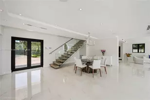 1001 N Venetian Dr, Miami, FL 33139 - Photo 13