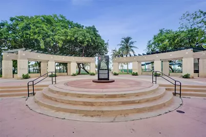 1900 N Bayshore Dr #3207, Miami, FL 33132 - Photo 35