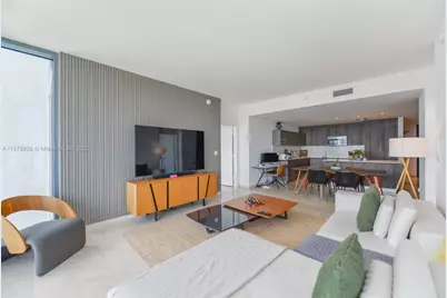 88 SW 7th St #2204, Miami, FL 33130 - Photo 7