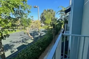 440 NE 35th Ct, Oakland Park, FL 33334 - Photo 9