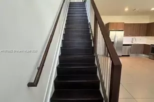 440 NE 35th Ct, Oakland Park, FL 33334 - Photo 5