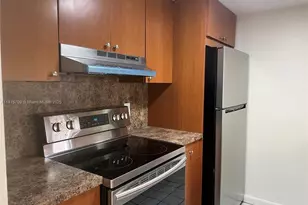8180 Geneva Ct, Doral, FL 33166 - Photo 19