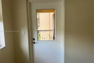 8180 Geneva Ct, Doral, FL 33166 - Photo 13