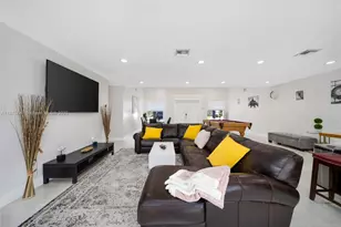 31 SE 12th St, Pompano Beach, FL 33060 - Photo 9