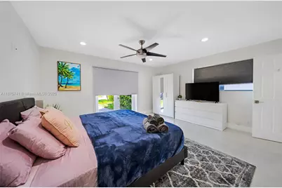 31 SE 12th St, Pompano Beach, FL 33060 - Photo 27