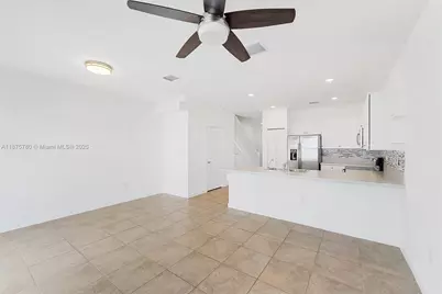 10582 W 33rd Ln, Hialeah, FL 33018 - Photo 7