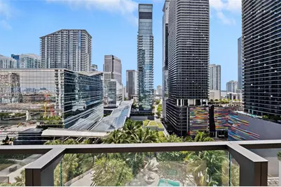 88 SW 7th St #1403, Miami, FL 33130 - Photo 9