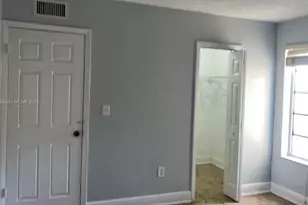 575 W 69th St, Hialeah, FL 33014 - Photo 9