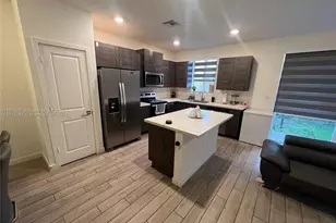 1166 SE 23rd Ave, Homestead, FL 33035 - Photo 3