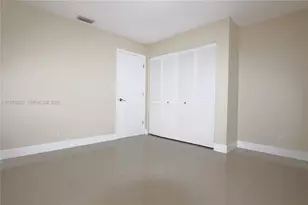 2720 S Oakland Forest Dr, Oakland Park, FL 33309 - Photo 17