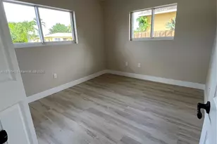 550 NE 174th St, North Miami Beach, FL 33162 - Photo 33