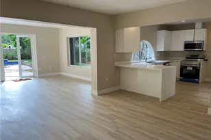 550 NE 174th St, North Miami Beach, FL 33162 - Photo 27