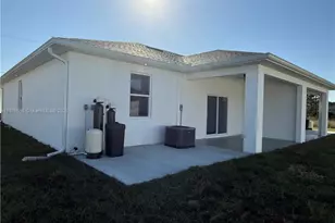 832 Holmes Ave, Lehigh Acres, FL 33974 - Photo 7