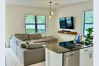 706 NE 191st Ter, Miami, FL 33179 - Photo 7