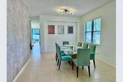 706 NE 191st Ter, Miami, FL 33179 - Photo 5