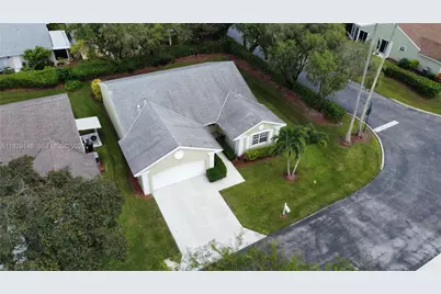 2585 SE 7th Pl, Homestead, FL 33033 - Photo 31