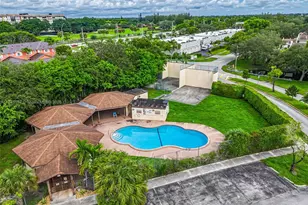 1161 NW 99th Terrace, Pembroke Pines, FL 33024 - Photo 3