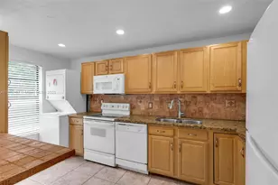 1161 NW 99th Terrace, Pembroke Pines, FL 33024 - Photo 13