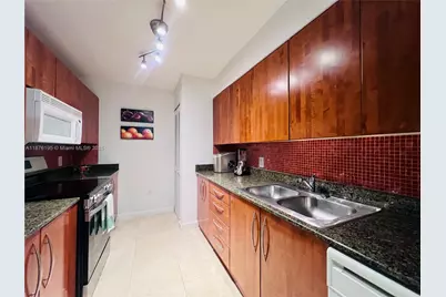 1200 Brickell Bay Dr #2809, Miami, FL 33131 - Photo 19