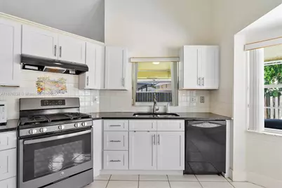 12265 NW 32nd Mnr, Sunrise, FL 33323 - Photo 13