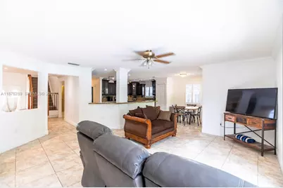 16335 SW 93rd St, Miami, FL 33196 - Photo 13