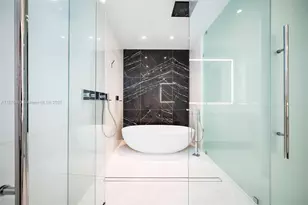 300 Biscayne Blvd Way, Miami, FL 33131 - Photo 11